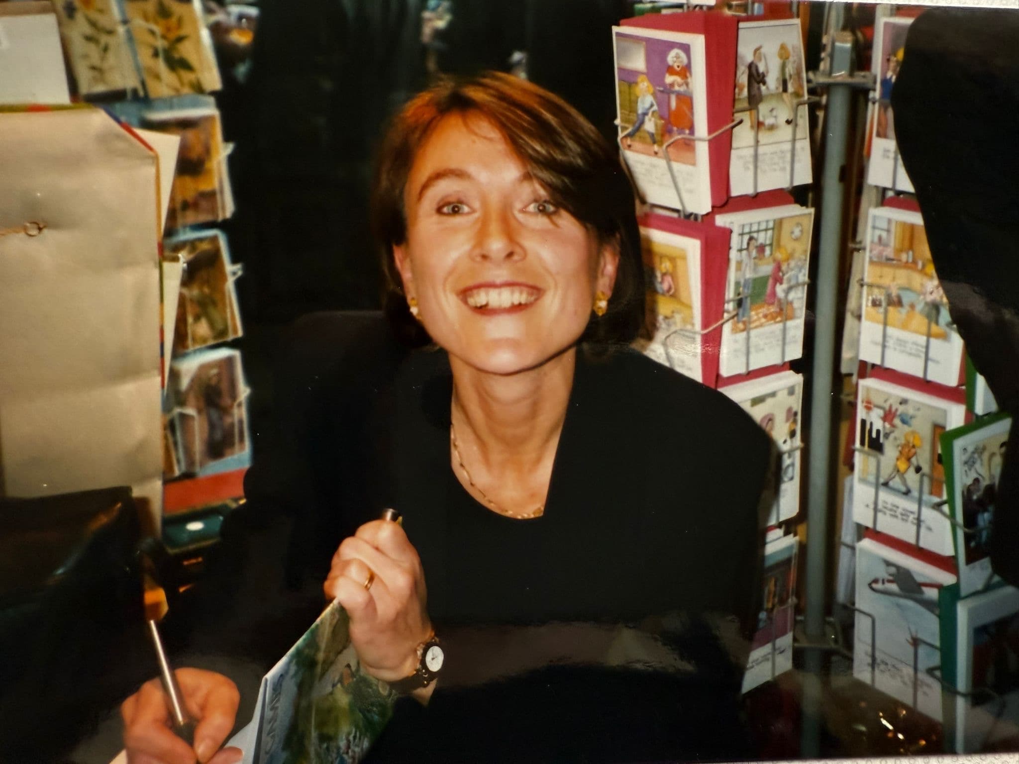 Amanda Brookfield signing books